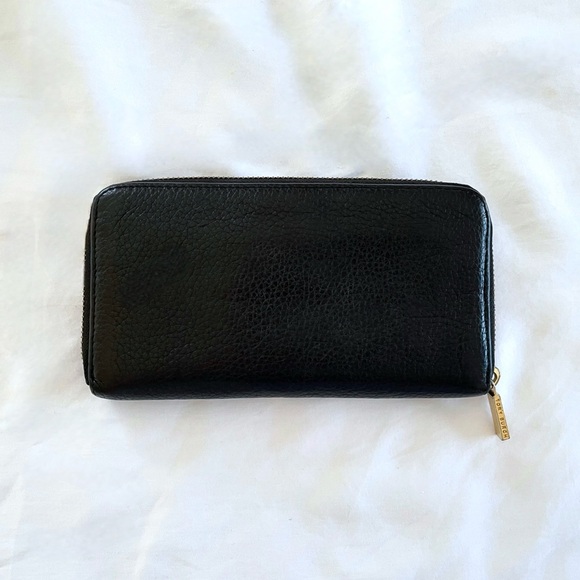 Tory Burch | Stacked T Zip Continental Wallet in Black - Picture 10 of 12